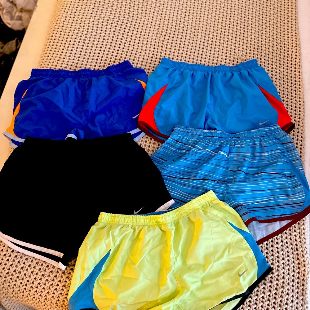 Nike shorts lot 5 pair size